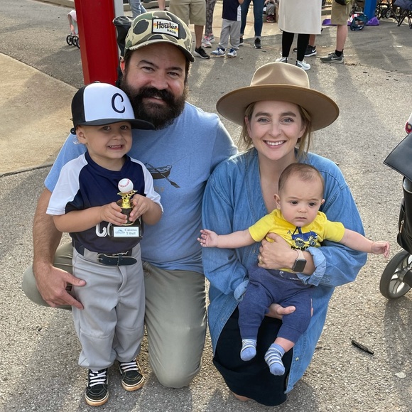 Meet your Posher, Shelby - Picture 1 of 2